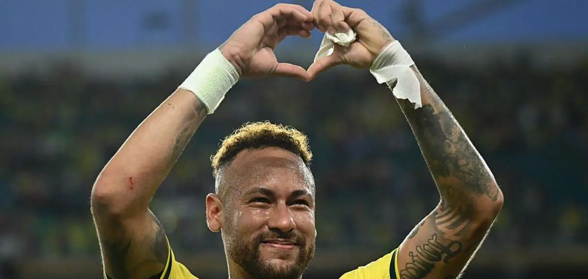 A Familiar Face Returns to the Pitch