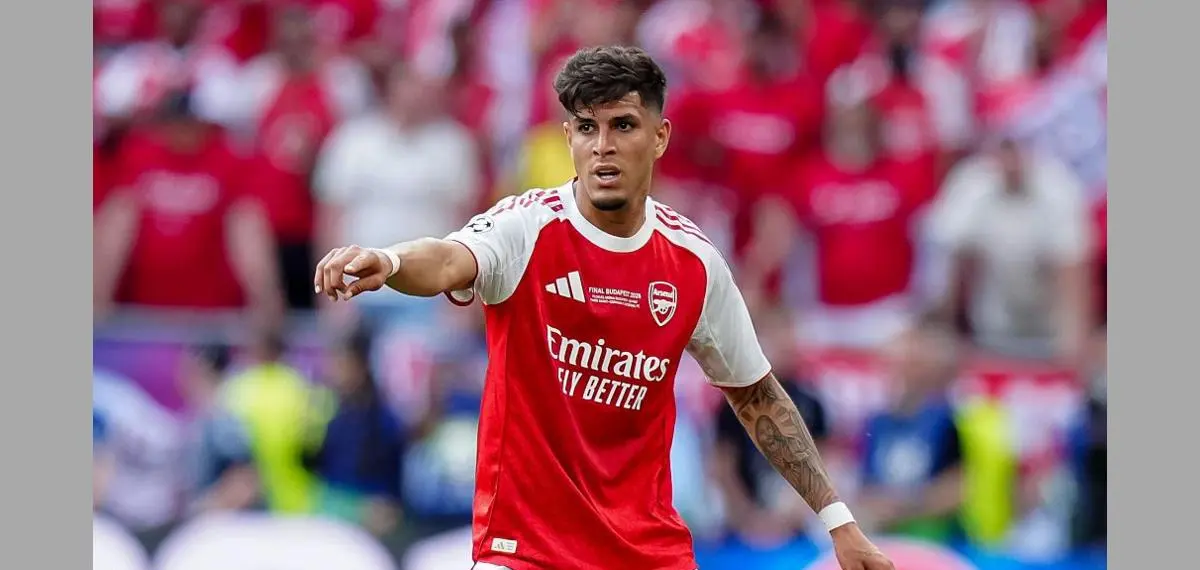 Arsenal locks down young defender
