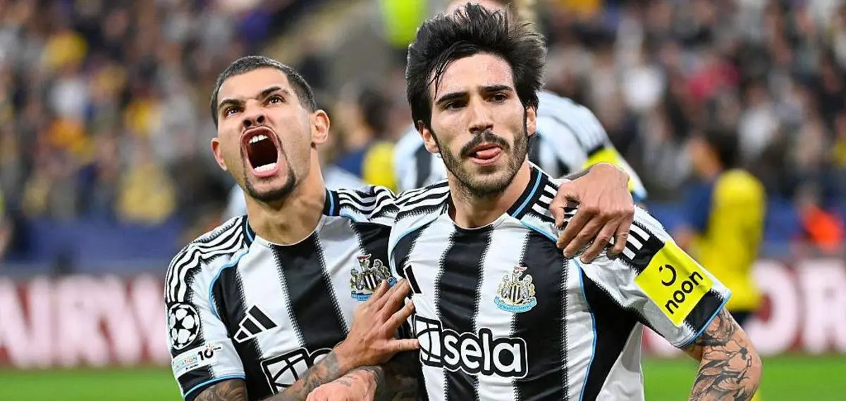 Gunners Set Sights on Magpies Duo