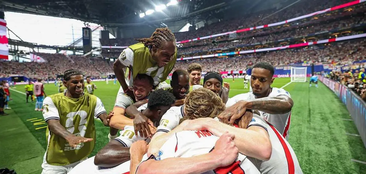 England Books Their Spot in the Knockout Rounds