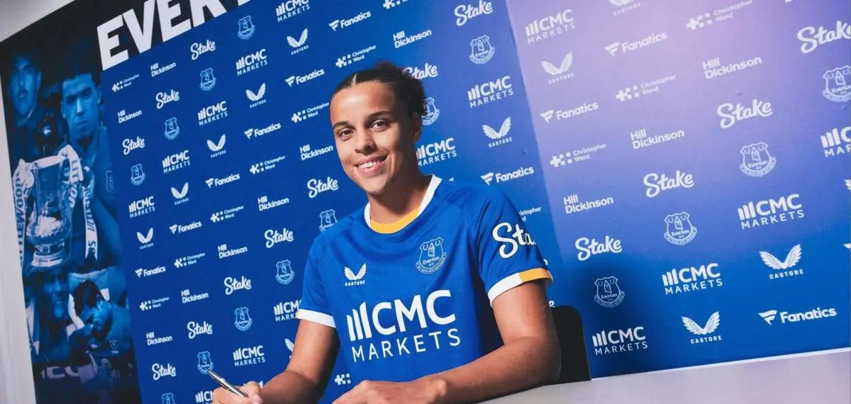 Everton Adds Experienced Striker to Squad