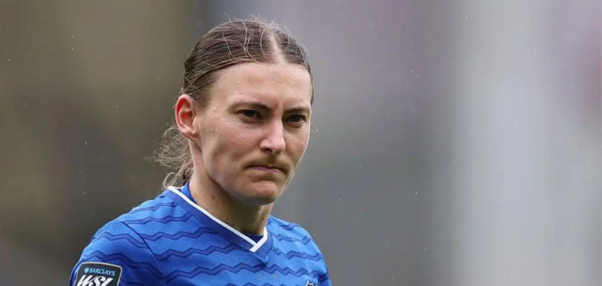 England Star Blundell Joins Everton Full-Time
